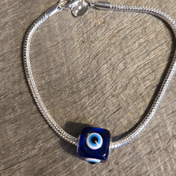 NWT 925 Sterling Silver Watchfull Eye Glass Bead Charm for Bracelet or Necklace - Picture 3 of 3